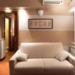 Skyline In Citta Studi A 1 Minuto Dal Metro Con Terrazzo Wi-fi E Netflix Lejlighed *
