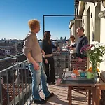Skyline In Citta Studi A 1 Minuto Dal Metro Con Terrazzo Wi-fi E Netflix *