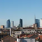 Skyline In Citta Studi A 1 Minuto Dal Metro Con Terrazzo Wi-fi E Netflix Lejlighed *