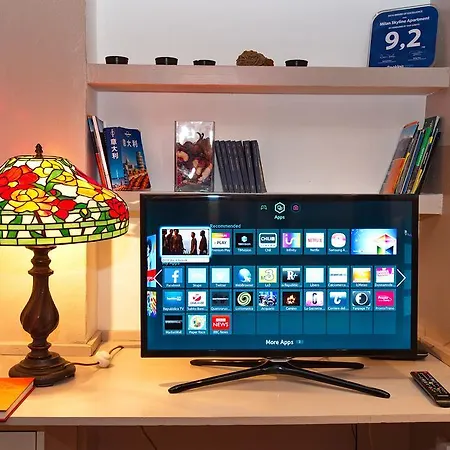 Skyline In Citta Studi A 1 Minuto Dal Metro Con Terrazzo Wi-fi E Netflix * Milano