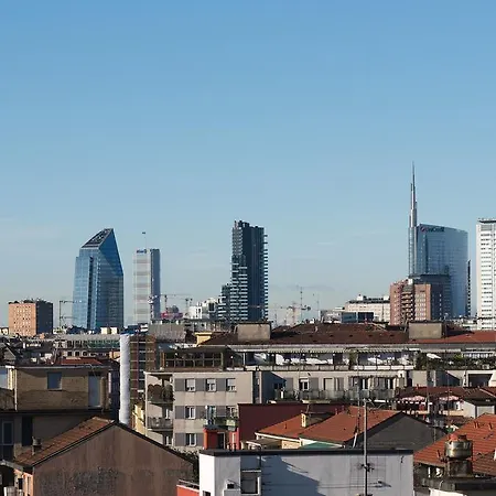 Skyline In Citta Studi A 1 Minuto Dal Metro Con Terrazzo Wi-fi E Netflix Daire *