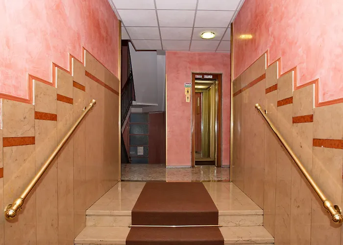 アパート Skyline In Citta Studi A 1 Minuto Dal Metro Con Terrazzo Wi-fi E Netflix