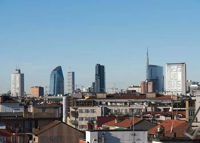 Skyline In Citta Studi A 1 Minuto Dal Metro Con Terrazzo Wi-fi E Netflix アパート *